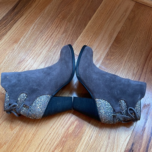 Gianni Bini Gray and Sparkly Boots Size 7 in Excellent Condition - Picture 7 of 8